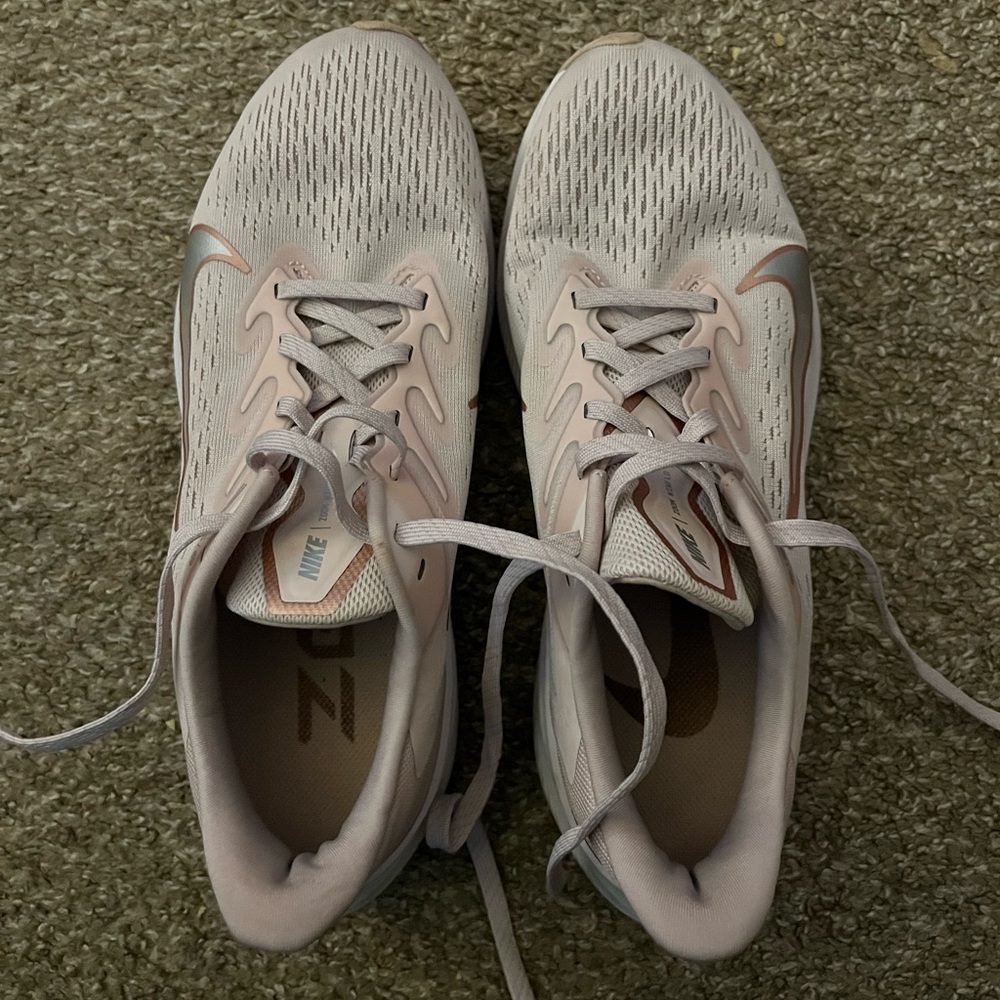 Pink Nike Zoom Tennis Shoes
